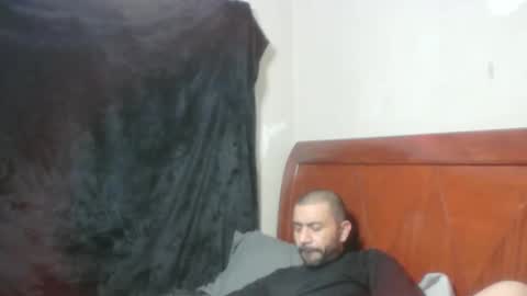 Snapshot of faded805 chatting on February 21, 1:06 am Mark online show from February 21, 1:06 am