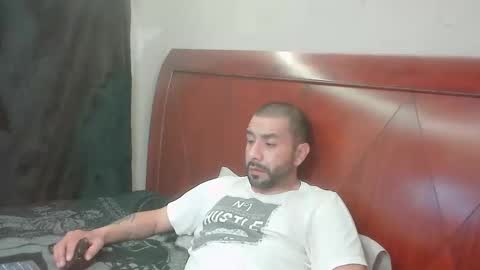 Snapshot of faded805 chatting on February 23, 11:07 am Mark online show from February 23, 11:07 am