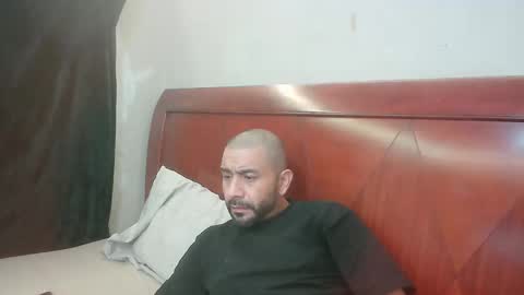 Snapshot of faded805 chatting on March 6, 9:06 am Mark online show from March 6, 9:06 am