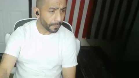 Snapshot of faded805 chatting on March 14, 7:58 am Mark online show from March 14, 7:58 am