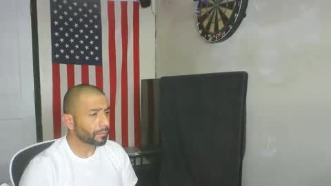 Snapshot of faded805 chatting on March 27, 8:09 am Mark online show from March 27, 8:09 am