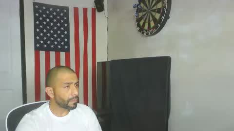 Snapshot of faded805 chatting on March 27, 11:21 am Mark online show from March 27, 11:21 am