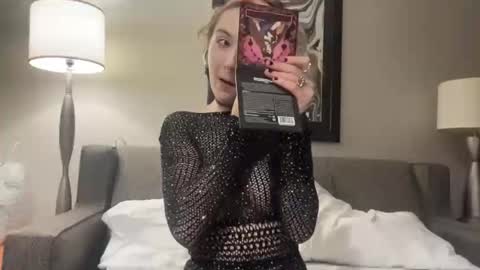 Fae online show from October 12, 10:47 am