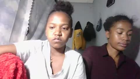 faiqua95 online show from March 22, 9:07 pm