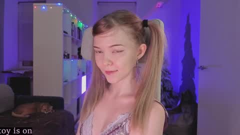Snapshot of fairy_casey chatting on December 15, 10:37 pm fairy_casey online show from December 15, 10:37 pm