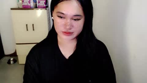 Snapshot of fairy_cuddle chatting on June 10, 4:50 pm call me shanaia online show from June 10, 4:50 pm