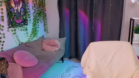 Tara online show from May 17, 9:33 pm