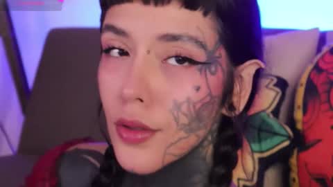 Snapshot of fairyflexxx chatting on November 12, 6:52 pm Fairy online show from November 12, 6:52 pm