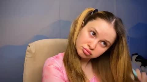 Snapshot of fairyilona chatting on February 17, 10:34 am Ilona online show from February 17, 10:34 am