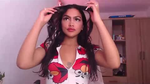 fairylatin online show from December 25, 3:17 pm