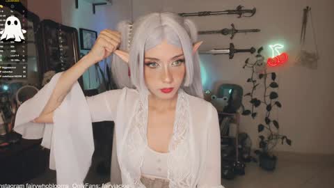 Snapshot of fairywhore chatting on January 22, 5:16 am  Jackie Cosplayer  online show from January 22, 5:16 am