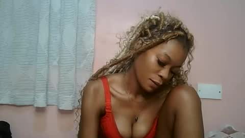 faizah_ online show from May 12, 4:09 am