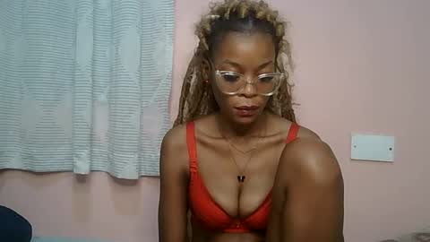 faizah_ online show from May 16, 10:41 pm