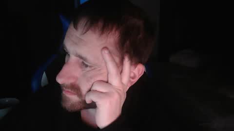 Snapshot of falcn2001 chatting on January 18, 4:05 am falcn2001 online show from January 18, 4:05 am