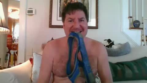 Snapshot of falconbator8 chatting on December 14, 4:31 pm falconbator8 online show from December 14, 4:31 pm