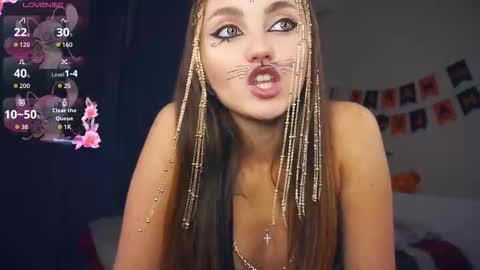 Snapshot of falineellson chatting on October 31, 5:41 am Erika online show from October 31, 5:41 am