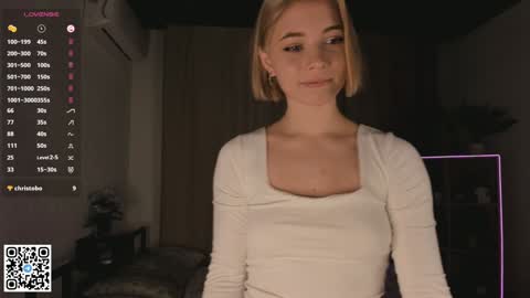 Snapshot of falinegelling chatting on January 17, 4:28 am Emilia online show from January 17, 4:28 am