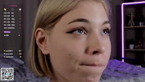 Snapshot of falinegelling chatting on January 24, 7:19 am Emilia online show from January 24, 7:19 am