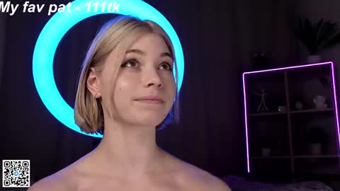 Snapshot of falinegelling chatting on February 1, 1:30 pm Emilia online show from February 1, 1:30 pm