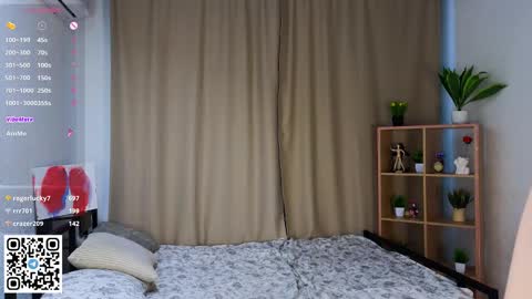 Snapshot of falinegelling chatting on February 5, 7:07 am Emilia online show from February 5, 7:07 am