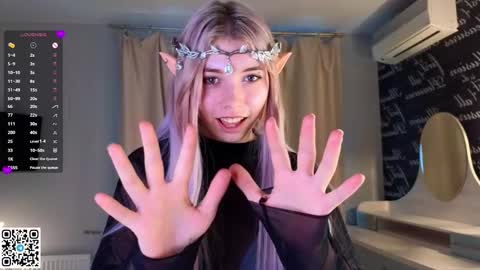 Snapshot of falinegelling chatting on March 2, 7:10 am Emilia online show from March 2, 7:10 am