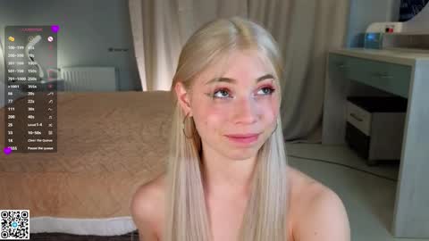 Snapshot of falinegelling chatting on March 11, 7:15 am Emilia online show from March 11, 7:15 am