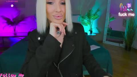 Lana online show from May 11, 11:02 pm