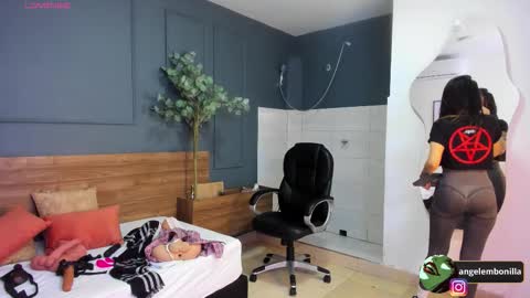 Megan    630  1330 -5 online show from November 20, 11:54 am