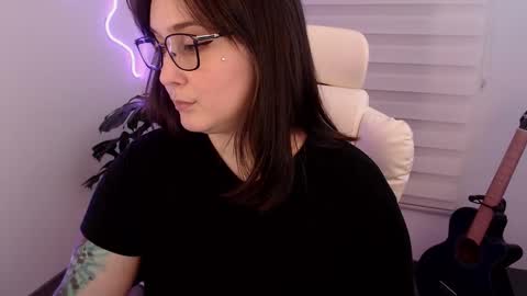 Snapshot of fallenag__ chatting on February 18, 2:07 am OF fallenag 1 online show from February 18, 2:07 am