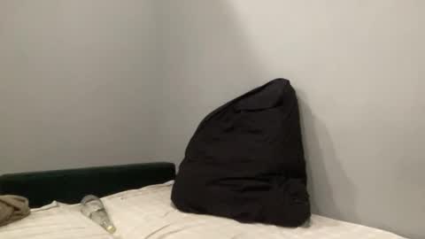 Snapshot of falling_jn chatting on February 13, 7:10 pm falling_jn online show from February 13, 7:10 pm