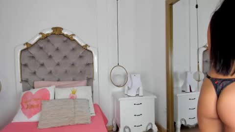 Snapshot of fallon_grey chatting on January 13, 8:03 pm fallon_grey online show from January 13, 8:03 pm