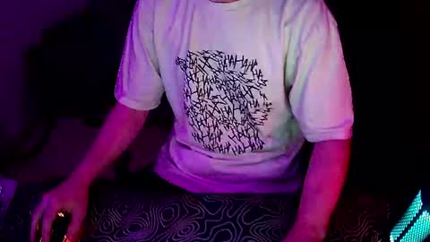 Snapshot of fame_bc chatting on July 10, 11:18 pm fame online show from July 10, 11:18 pm