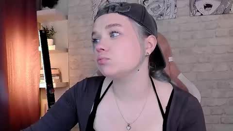 Bella online show from October 10, 1:54 pm