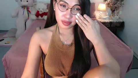 Layla online show from January 22, 1:42 pm