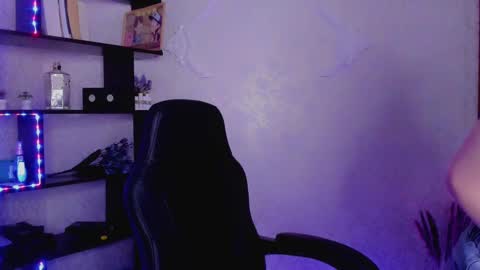 Snapshot of fane_stain chatting on January 30, 9:04 am Merida but you can call me Ida online show from January 30, 9:04 am