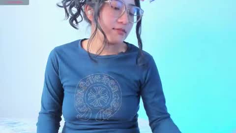 Snapshot of fantastic_asians2 chatting on January 15, 7:06 pm Ale online show from January 15, 7:06 pm