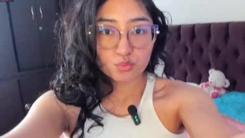 Snapshot of fantastic_asians2 chatting on February 2, 2:49 pm Ale online show from February 2, 2:49 pm