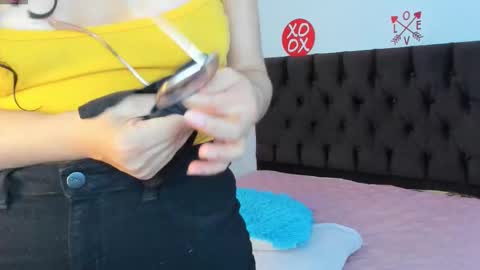 Snapshot of fantastic_asians2 chatting on February 9, 6:12 pm Ale online show from February 9, 6:12 pm