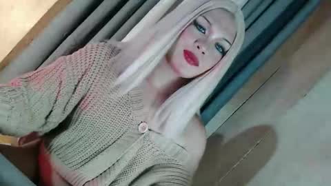 Snapshot of fantasticcock69_daniella chatting on February 3, 11:32 pm DANIELLA - DONT FORGET TO GIVE ME A THUMBSU UP online show from February 3, 11:32 pm