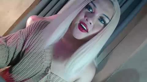 DANIELLA - DONT FORGET TO GIVE ME A THUMBSU UP online show from February 28, 12:28 pm