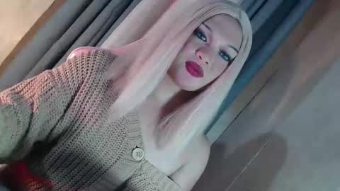 DANIELLA - DONT FORGET TO GIVE ME A THUMBSU UP online show from March 3, 2:23 pm