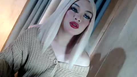 DANIELLA - DONT FORGET TO GIVE ME A THUMBSU UP online show from May 21, 9:55 pm
