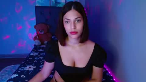 Snapshot of fantasy_maker1 chatting on March 7, 4:24 am Perla online show from March 7, 4:24 am