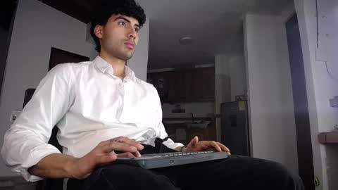 farid_24 online show from March 25, 3:01 am