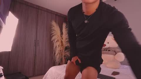 farid_jake_ online show from April 14, 9:43 pm