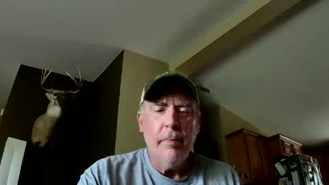 Snapshot of farmerguy33 chatting on July 6, 6:21 pm farmerguy33 online show from July 6, 6:21 pm