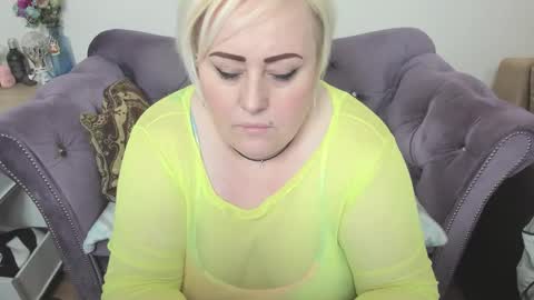 fashiona online show from March 12, 10:43 am