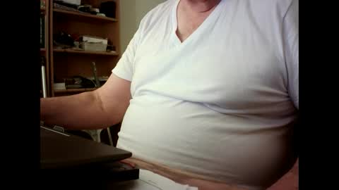 Snapshot of fatbellyitalian chatting on September 23, 11:46 am fatbellyitalian online show from September 23, 11:46 am