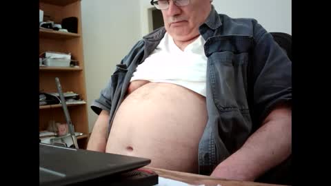 Snapshot of fatbellyitalian chatting on October 3, 3:42 pm fatbellyitalian online show from October 3, 3:42 pm