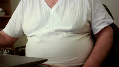 Snapshot of fatbellyitalian chatting on October 19, 12:06 pm fatbellyitalian online show from October 19, 12:06 pm